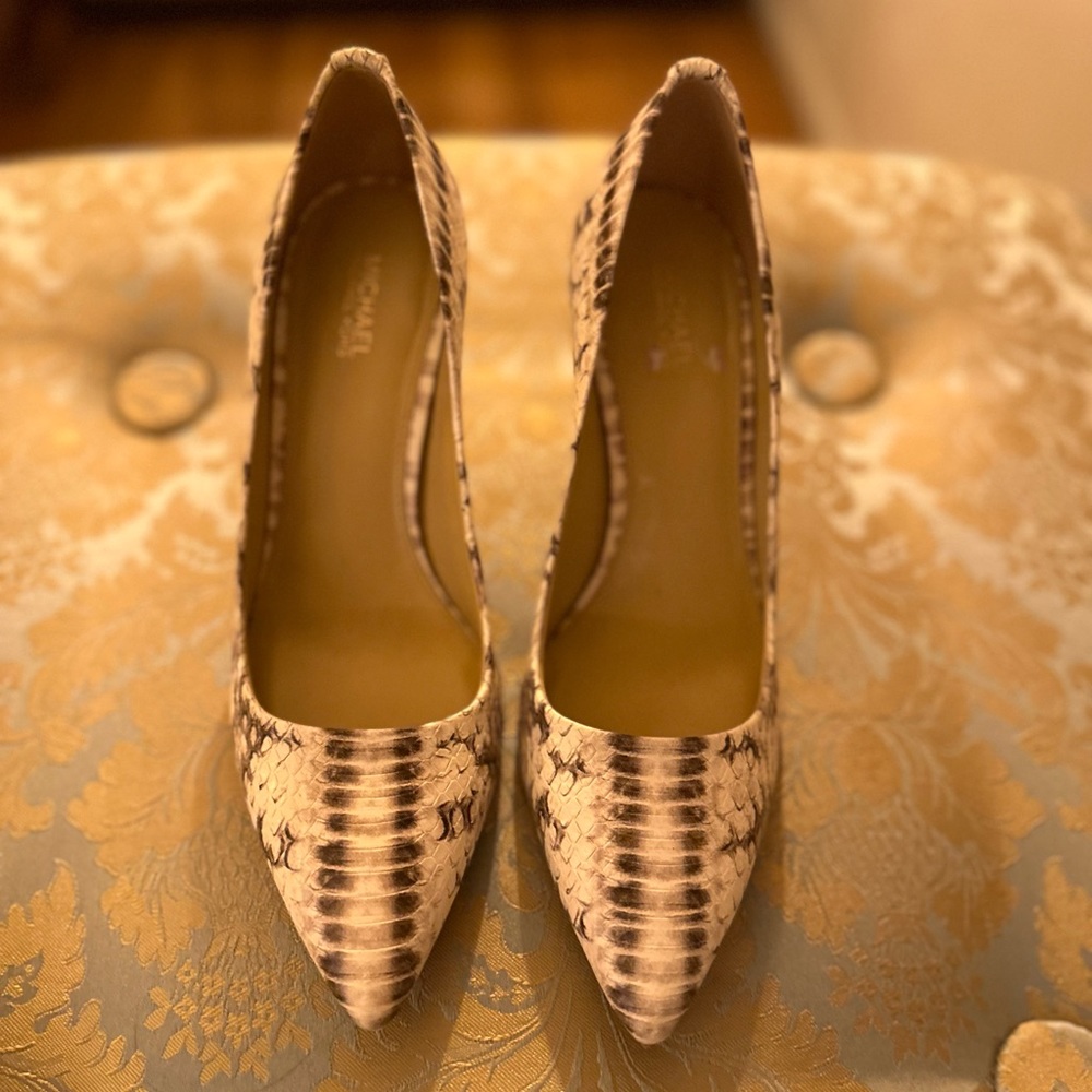 Woman’s shoes